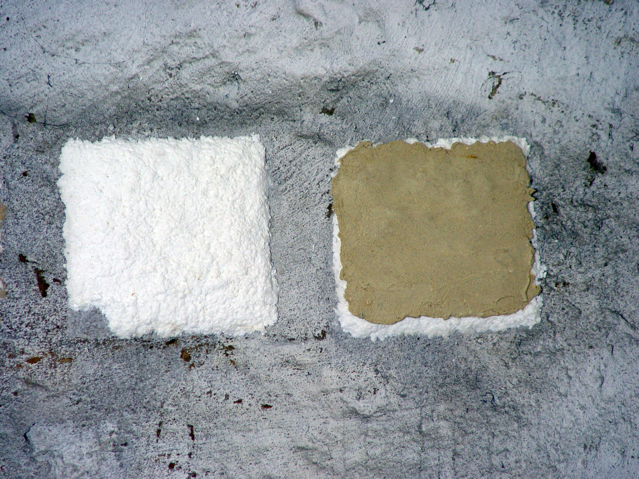 figure 1: Compresses with and without plaster covering